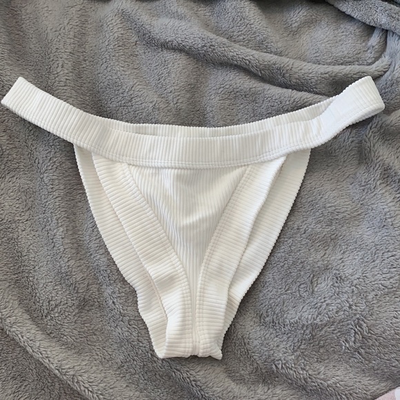 Frankies bikinis “Cole” bottoms in white - Picture 3 of 5